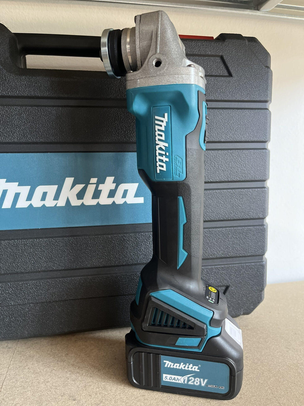 Makita aku brusilica 128V 6.0Ah